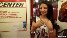 Oynat Horoz seven bir esmer ile gerçek Rumen porno film