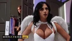 Jouer Porno nella cabina di prova con due lesbiche milf