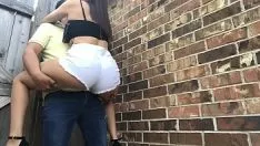 Jouer Porno avec une pipe perverse faite par une belle employée
