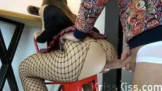 Redare Ei Ii Place Sa Se Futa In Cur Cand Sta Pe Scaun - Filme Porno