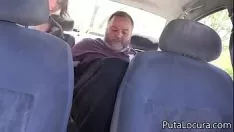 تشغيل هذه العاهرة مع قوالب جسم رائعة جدا مثل serpoaica