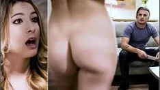 Reproducir La chica de compañía que se sienta con la polla en la boca y te mira a los ojos mientras se corre