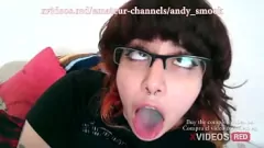Afspelen Latina tiener met grote tieten wordt nerdy met Ahegao Andy Smook