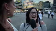 Reproducir Hitzefrei: La morena gruesa Holly Banks follada duro en una aventura de una noche