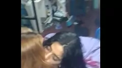 Jouer Trio lesbico biondo e bruno in un caldo porno amatoriale