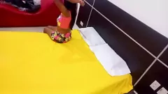 Reproducir La hermana morena amateur tiene una pijamada y no puede resistir mi polla - verdadero porno interracial casero