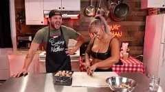 تشغيل مقابلة مع Cornstar مع Pornstar Nathan Bronson & Model Hayley Davies